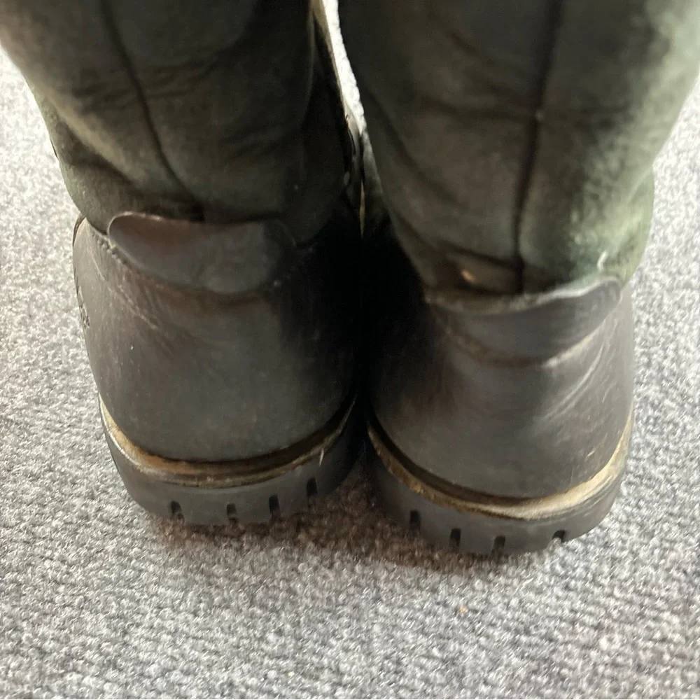 UGGS Men’s Brooks Black Suede/Leather Mid Winter Boot size: 8